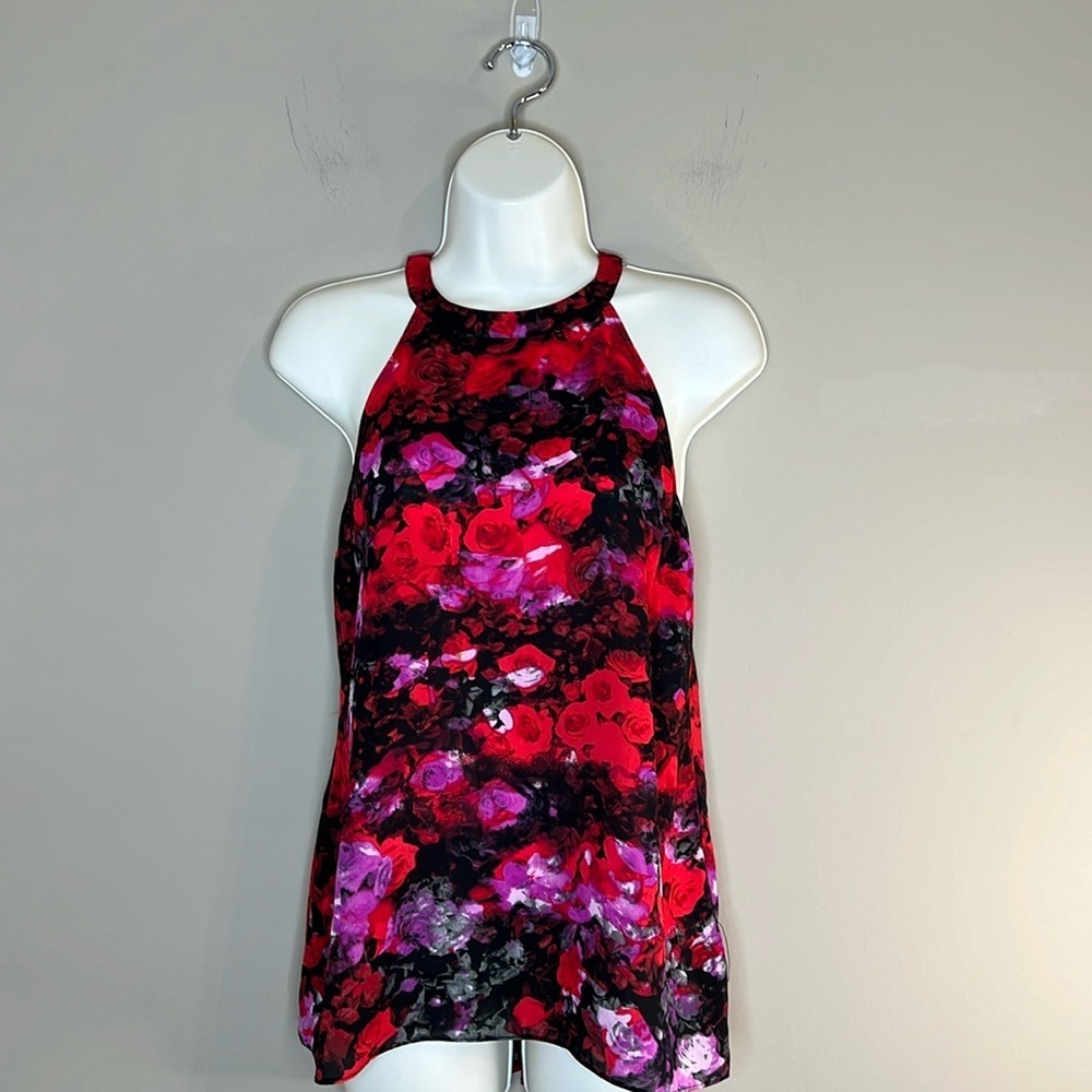BB DAKOTA Sleeveless Halter Red Floral Split back blouse